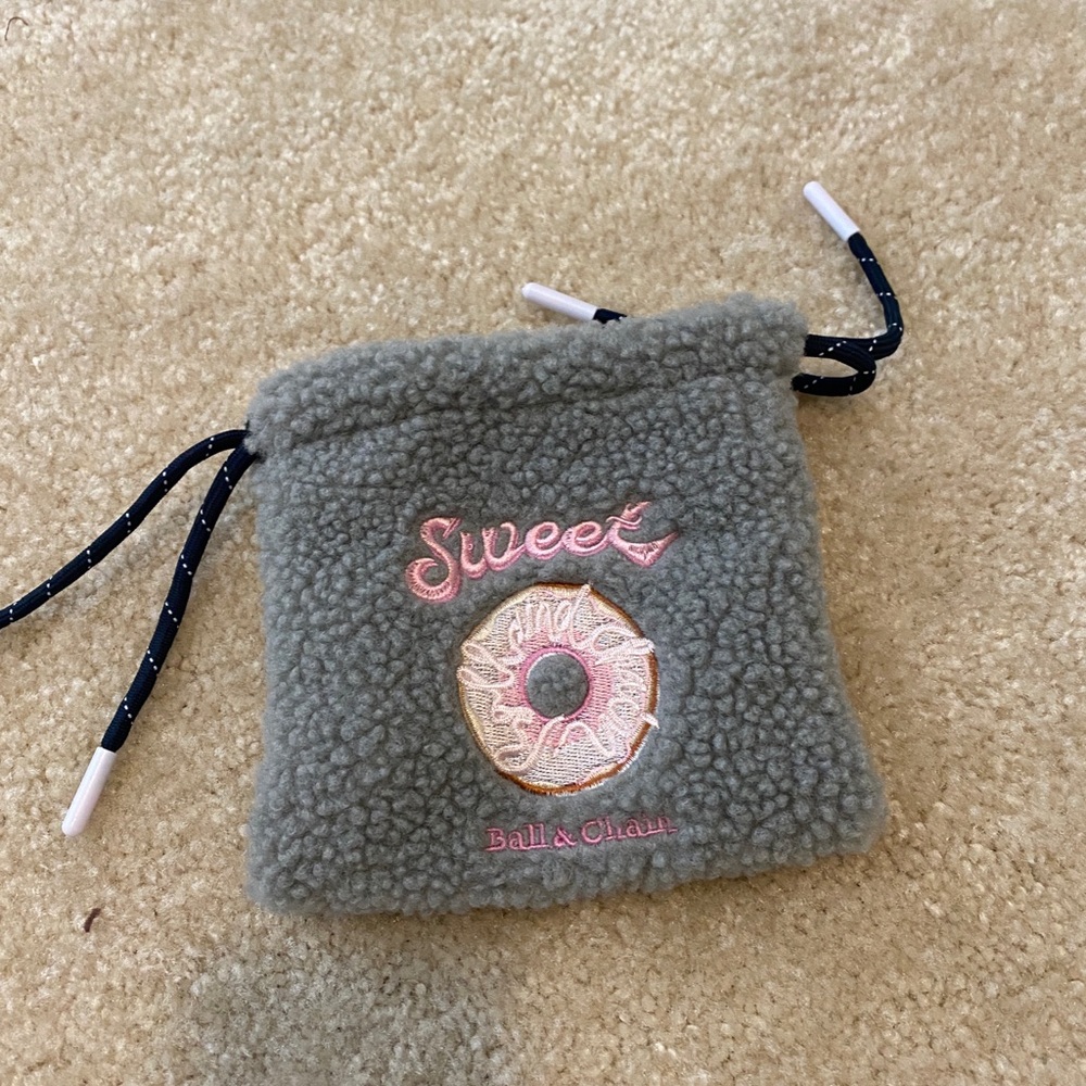 Ball chain Donut mini bag fleece bag 
New! 
Mini size 
Around 3-4”